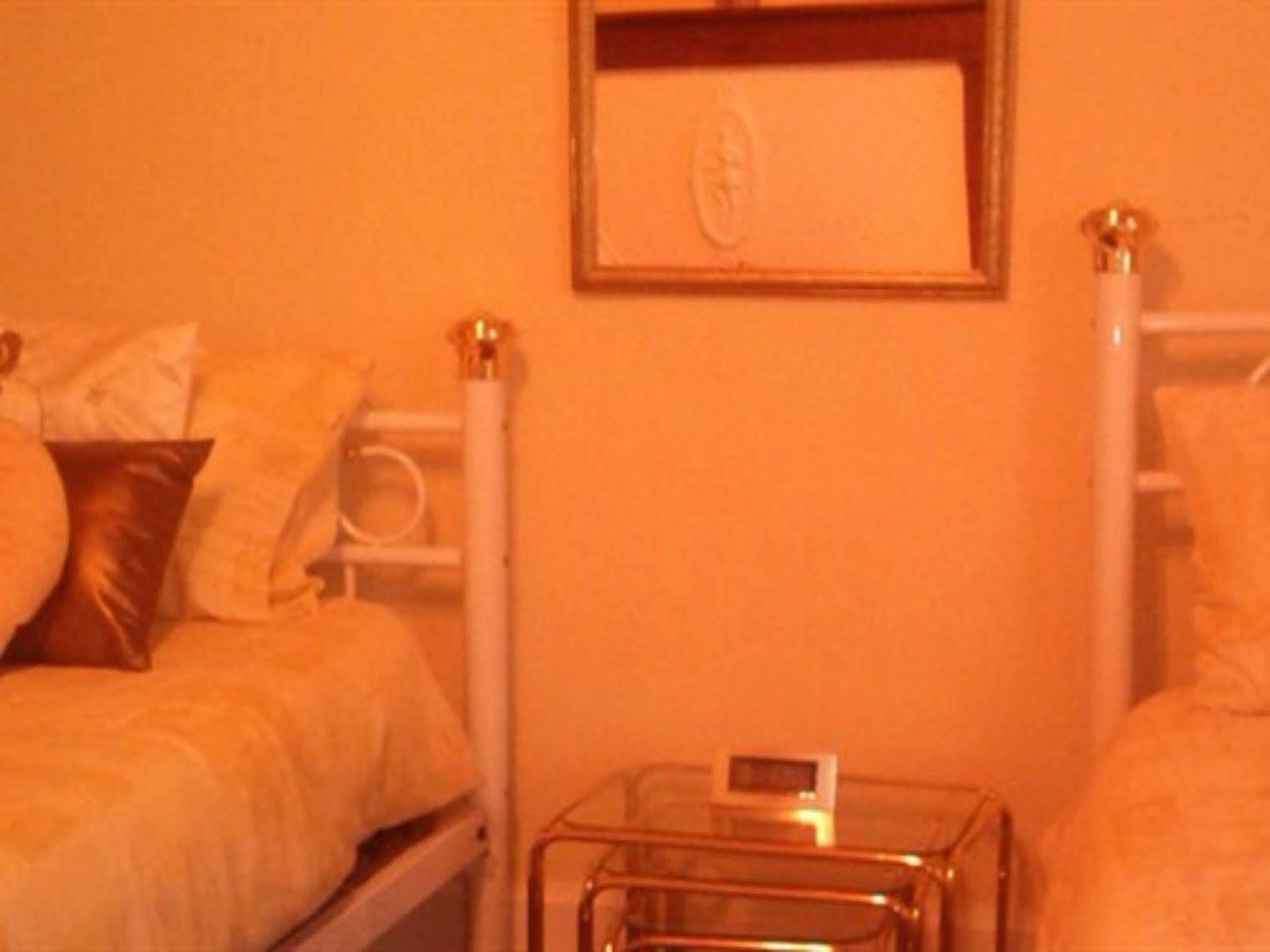 Magnac-Laval Sunset House Chambres De Hotes מראה חיצוני תמונה