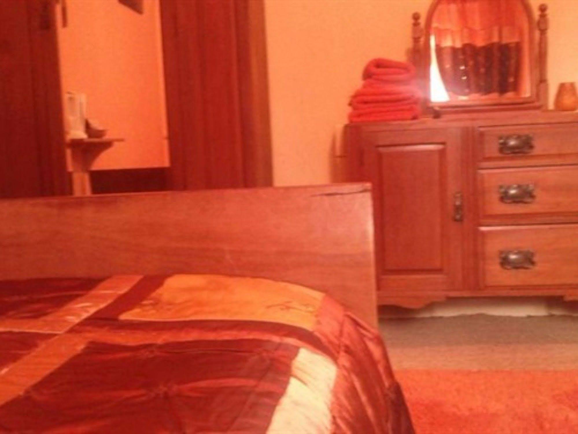 Magnac-Laval Sunset House Chambres De Hotes מראה חיצוני תמונה